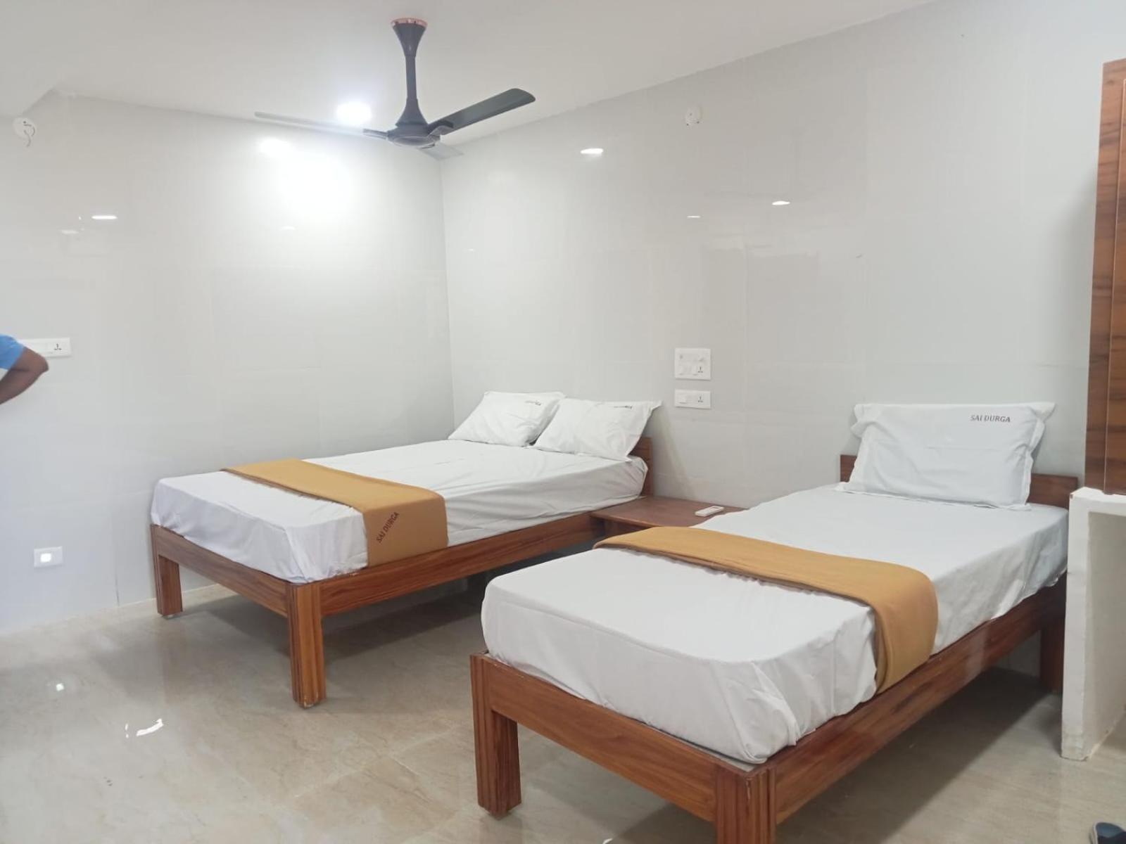 Sai Durga Banquet Hall And Ac Rooms Tirupati Exteriér fotografie